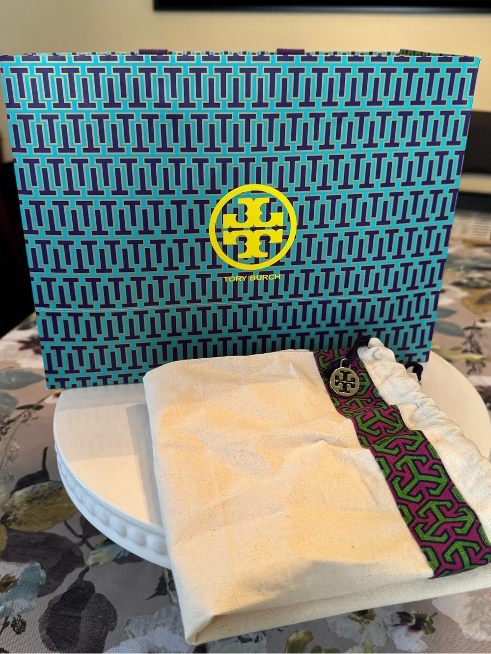 Tory Burch Poppy Crossbody Bag with Chain Strap and matching billfold/wallet